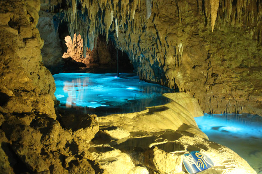 玉泉洞の青の泉