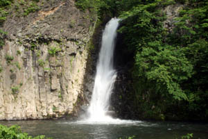 鹿角市　銚子の滝