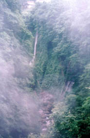 小安峡の滝