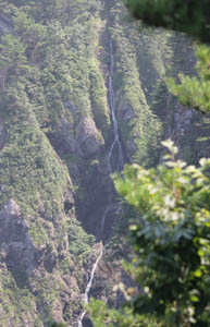 アンモ浦の滝